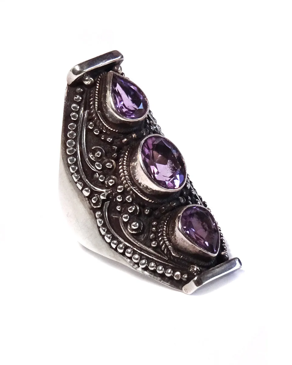 3-Stone Saddle Ring with Filigree