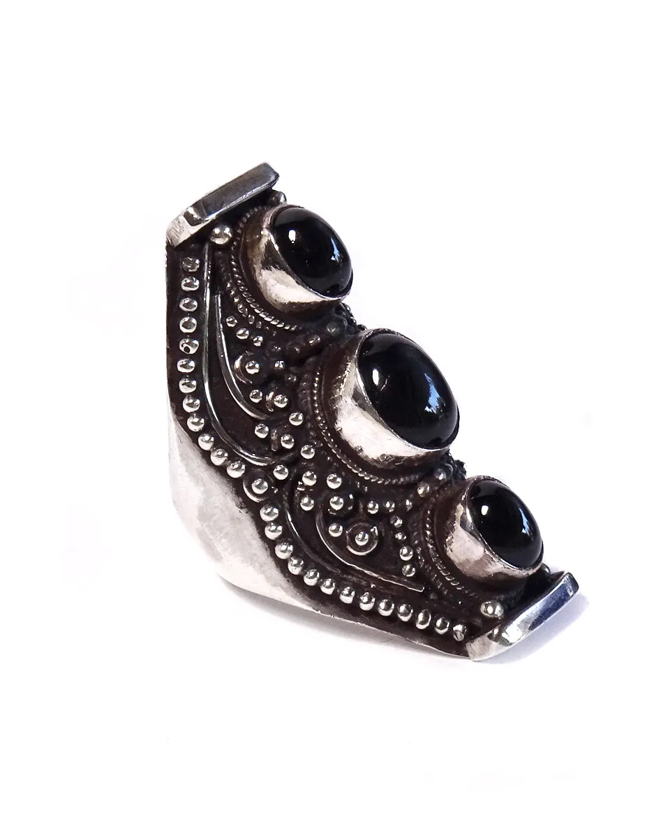3-Stone Saddle Ring with Filigree