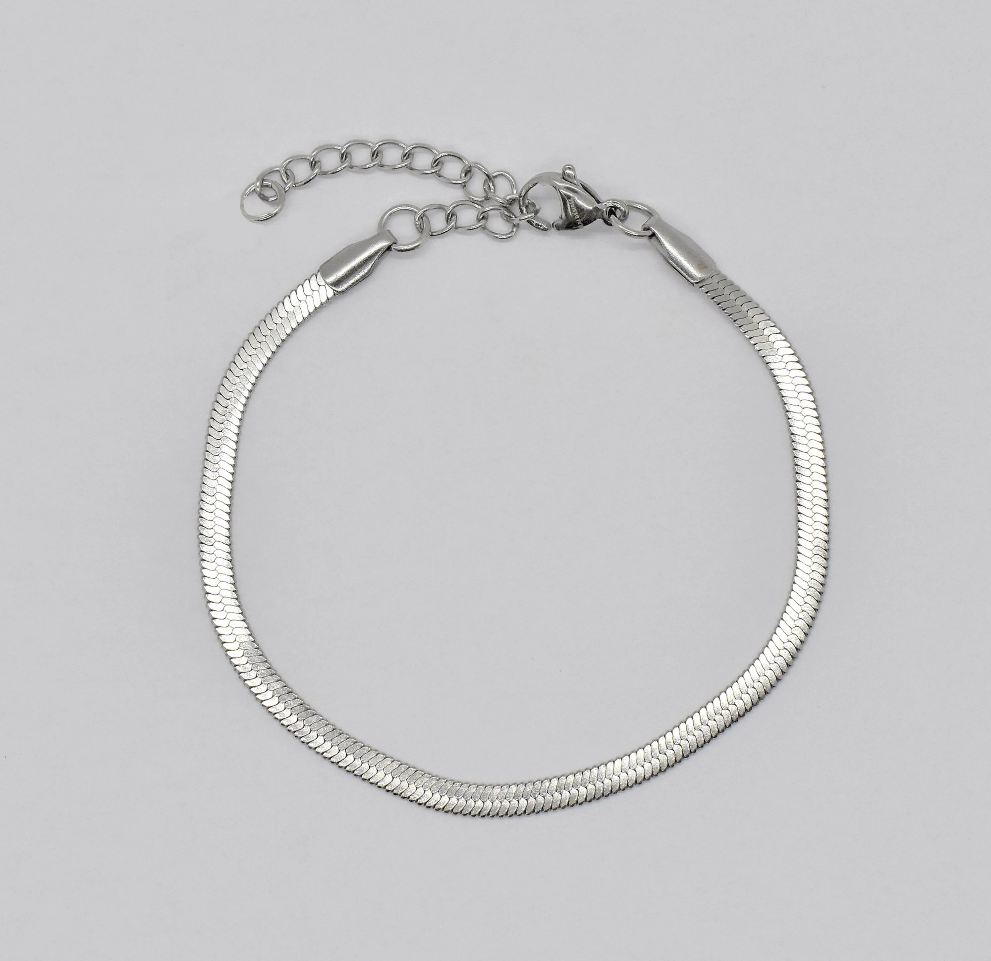 BECCA SILVER SNAKE CHAIN BRACELET