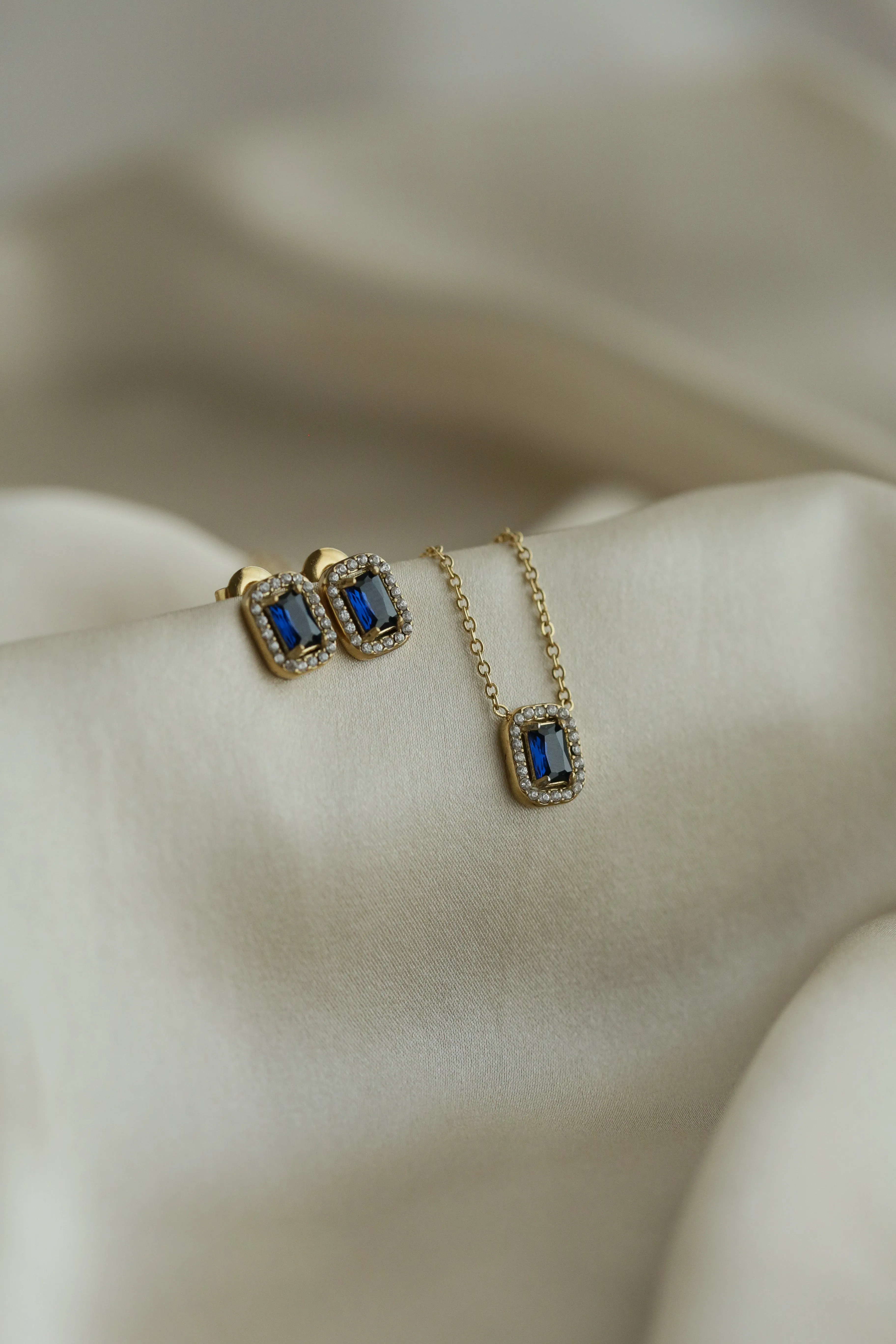 Belgravia Studs