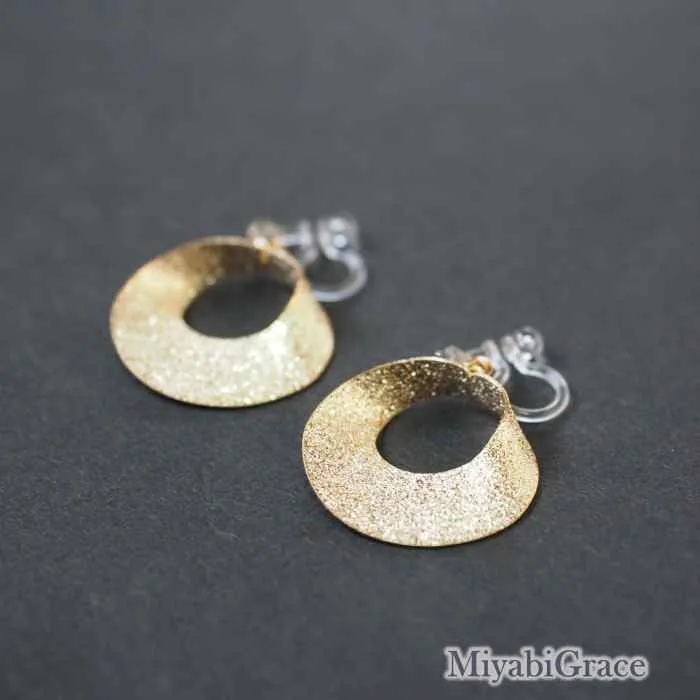 Dangle  Metallic Twisted Open Circle Invisible Clip On Earrings