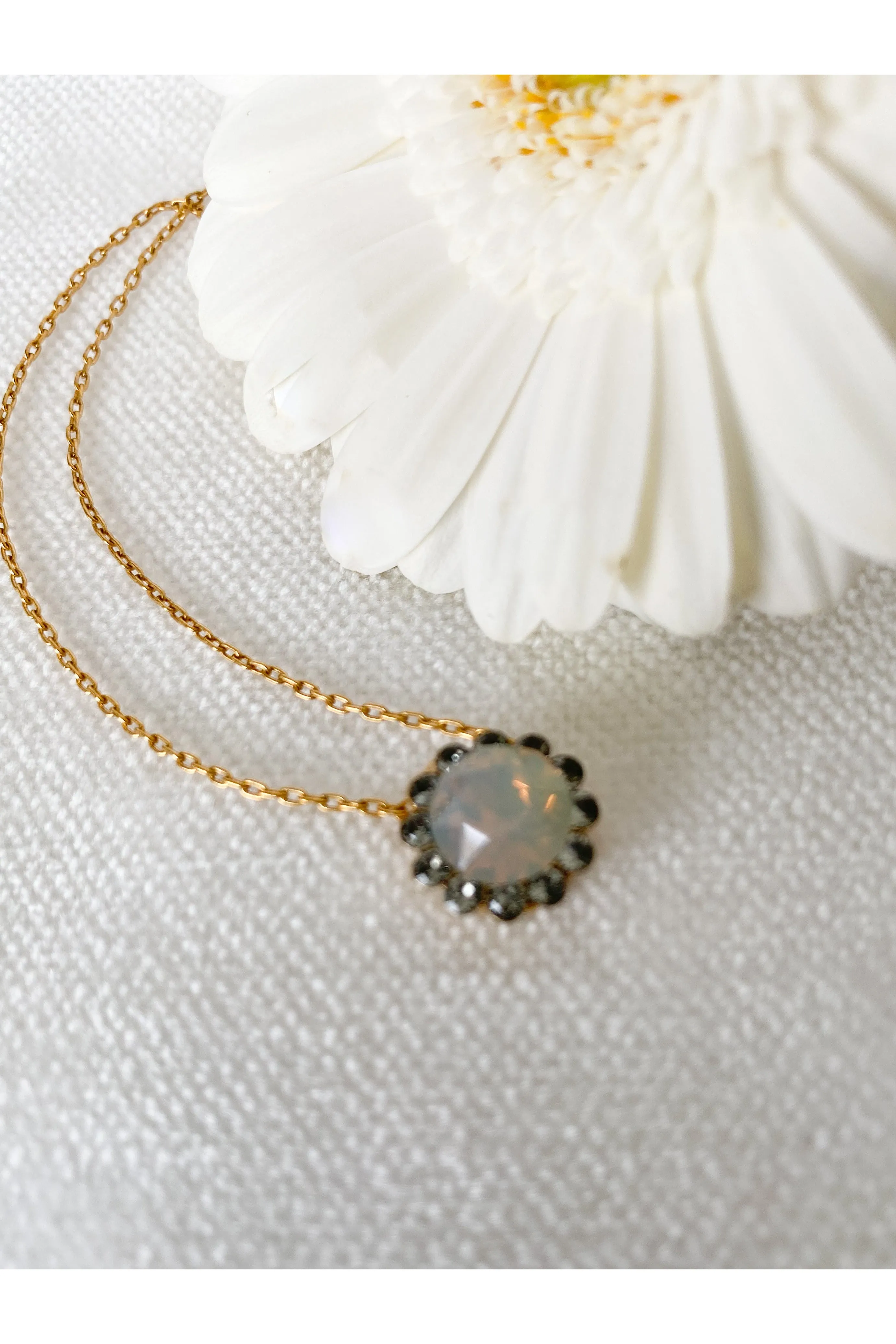 La Vie Parisienne Crystal Flower Necklace Lt. Gray 1259G*