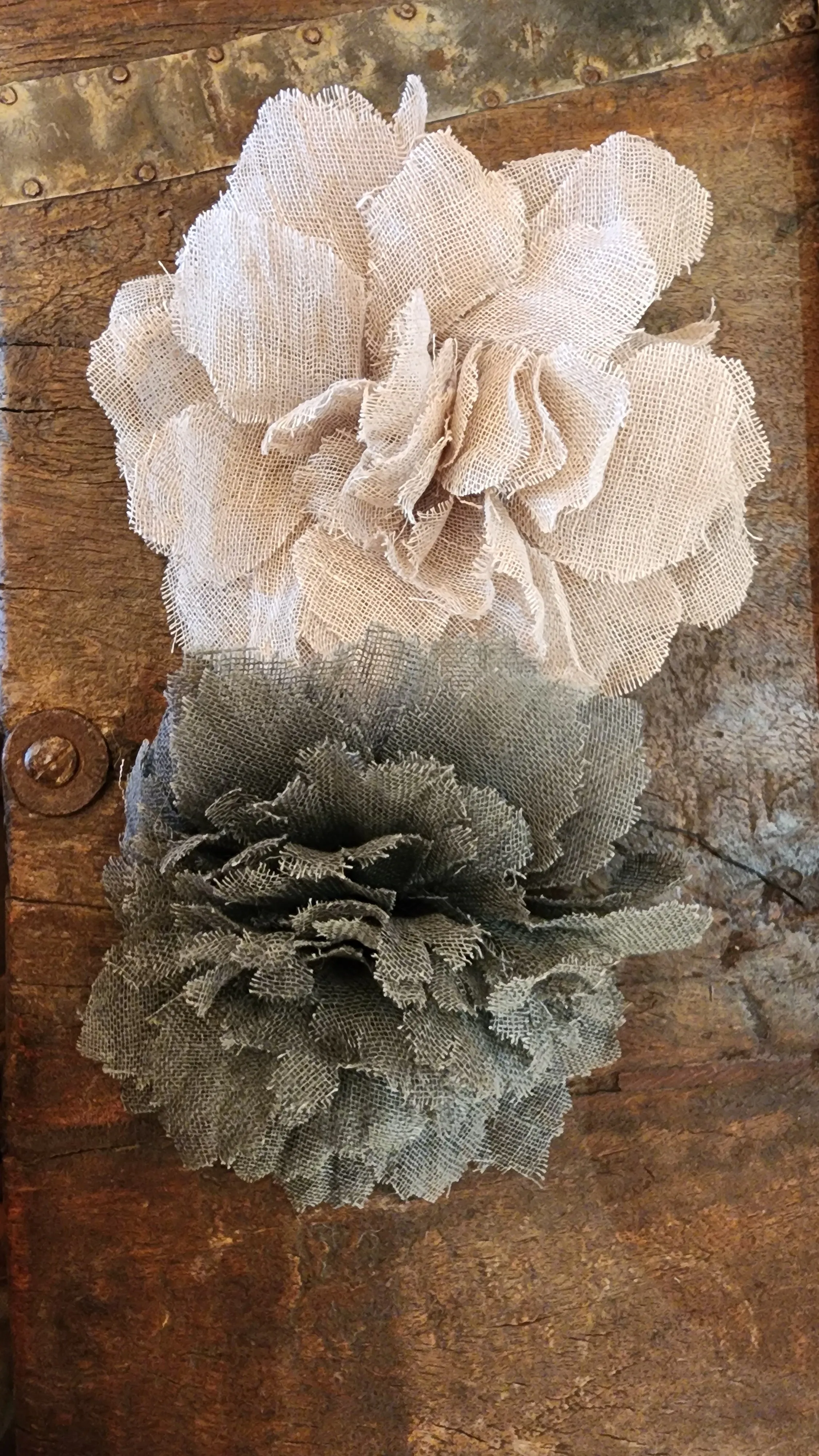 New York Hand crafted flower brooch - Linen gauze
